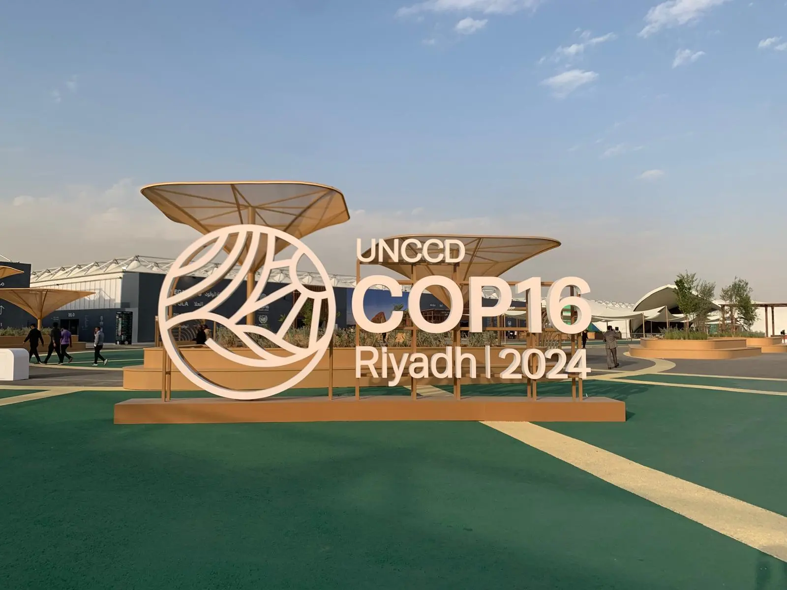 COP16 - extérieur  - logo 